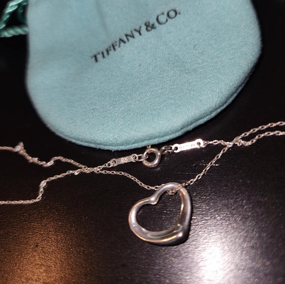 🚨SOLD🚨 Tiffany & Co. 925 Elsa Pereti Open Heart Necklace W/ FULL INCLUSION!🩵 - Picture 2 of 12